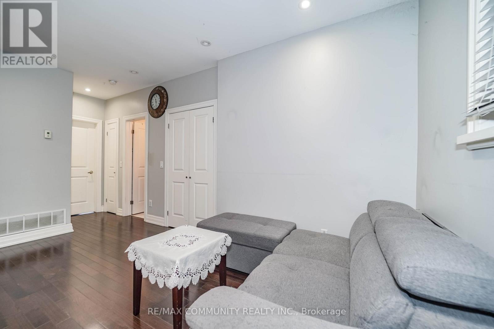 Main - 4 Lakeview Avenue, Toronto (Little Portugal), Ontario  M6J 3B1 - Photo 13 - C12480305