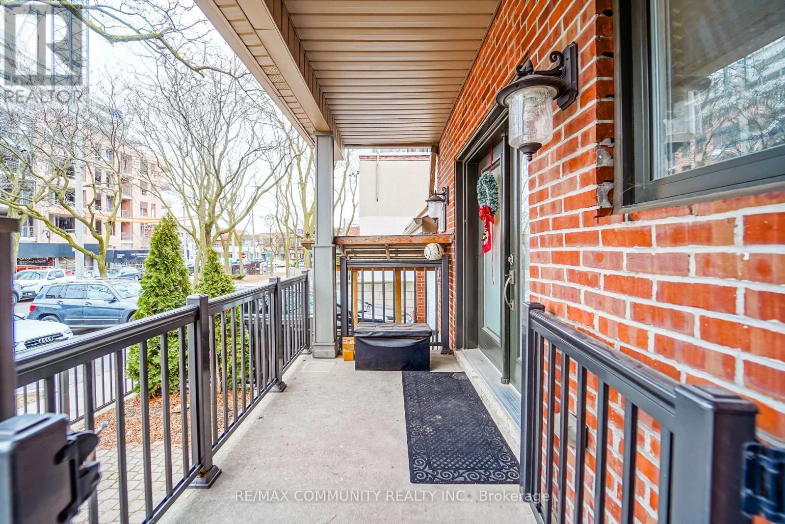 Main - 4 Lakeview Avenue, Toronto (Little Portugal), Ontario  M6J 3B1 - Photo 5 - C12480305