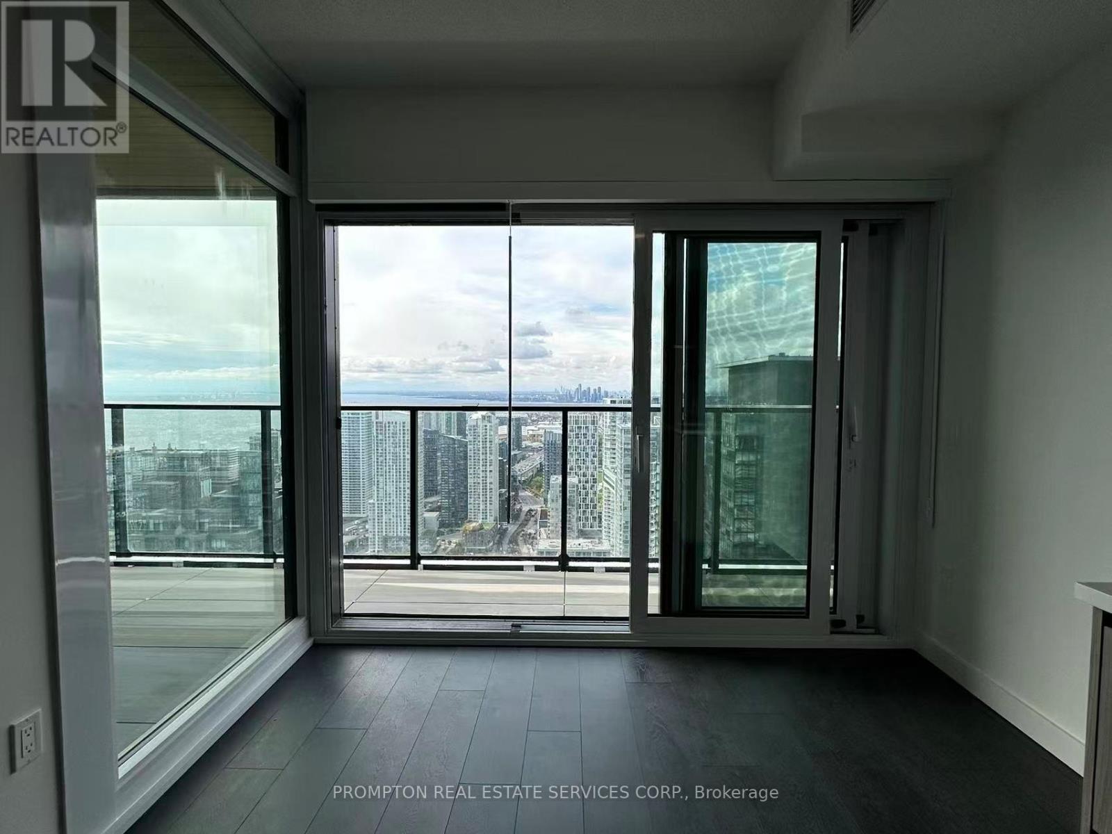 5212 - 3 Cityplace Way, Toronto (Waterfront Communities), Ontario  M5V 0X4 - Photo 3 - C12480316