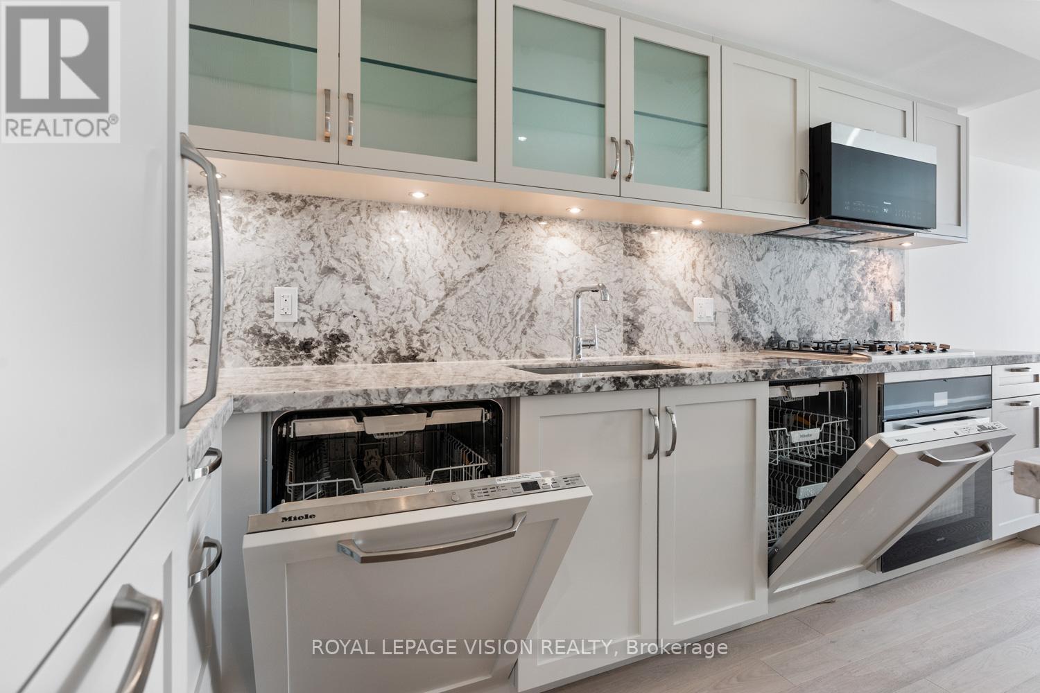 329 - 505 Glencairn Avenue, Toronto (Englemount-Lawrence), Ontario  M6B 0B2 - Photo 10 - C12480330