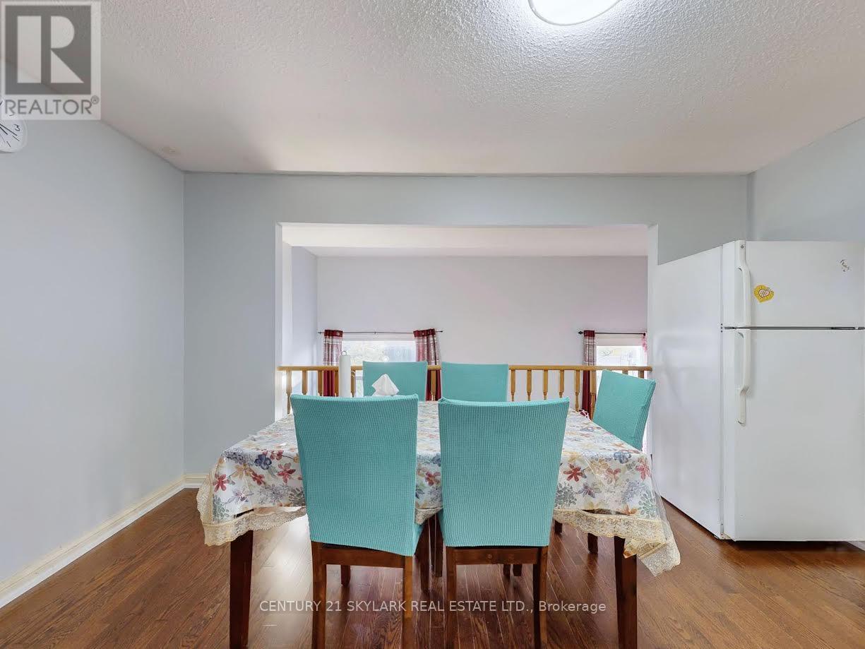 2 Dove Hawk Way, Toronto (Westminster-Branson), Ontario  M2R 3M2 - Photo 13 - C12480413