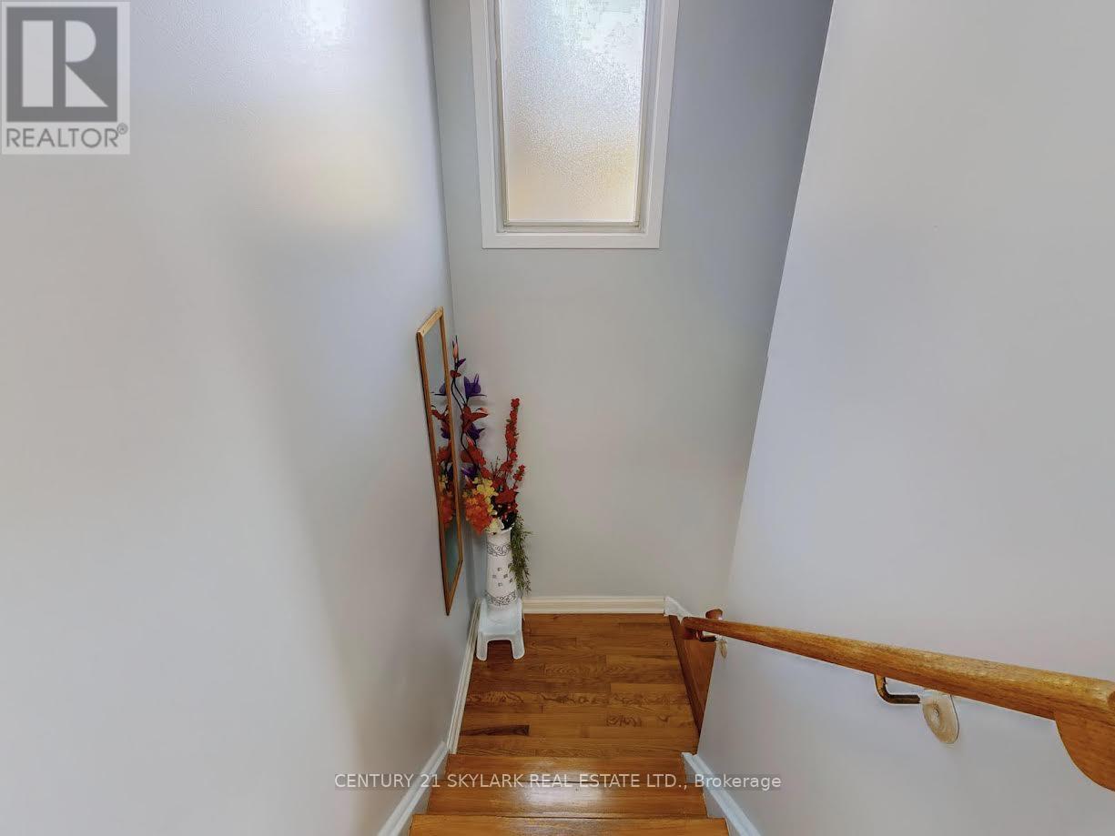 2 Dove Hawk Way, Toronto (Westminster-Branson), Ontario  M2R 3M2 - Photo 14 - C12480413