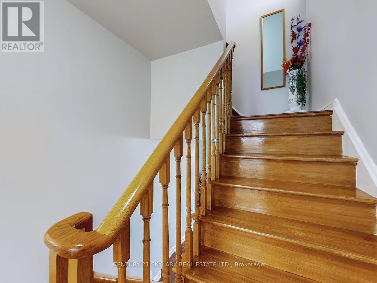 2 Dove Hawk Way, Toronto (Westminster-Branson), Ontario  M2R 3M2 - Photo 15 - C12480413