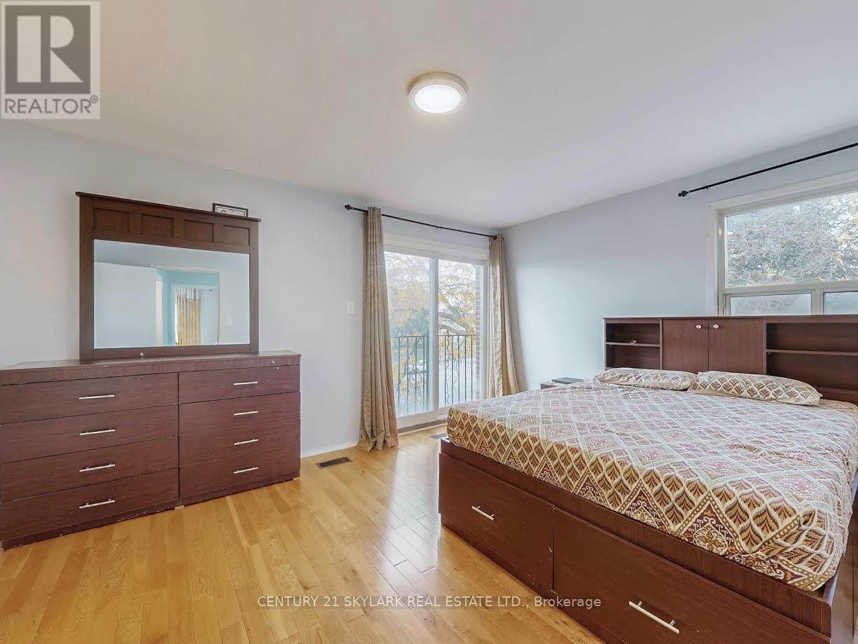 2 Dove Hawk Way, Toronto (Westminster-Branson), Ontario  M2R 3M2 - Photo 17 - C12480413