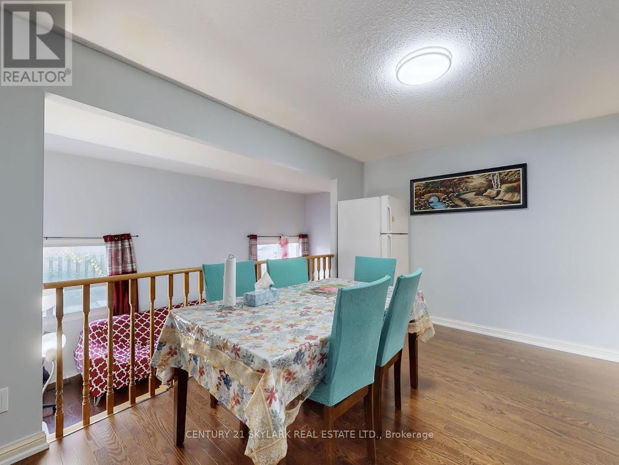 2 Dove Hawk Way, Toronto (Westminster-Branson), Ontario  M2R 3M2 - Photo 18 - C12480413