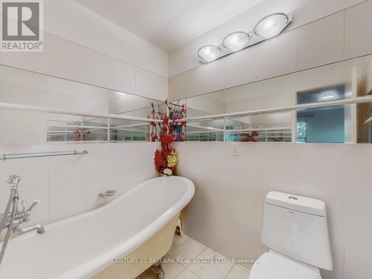 2 Dove Hawk Way, Toronto (Westminster-Branson), Ontario  M2R 3M2 - Photo 22 - C12480413