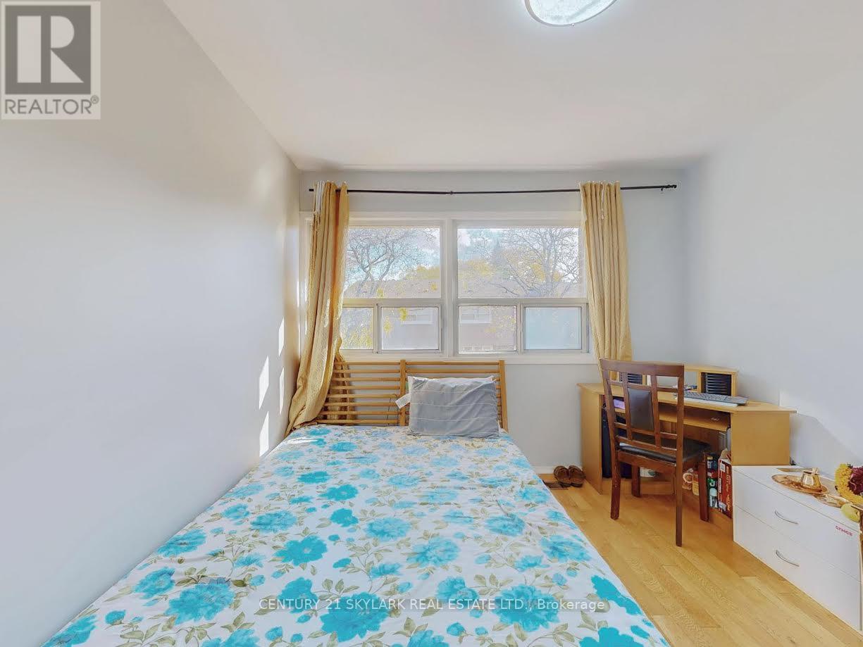 2 Dove Hawk Way, Toronto (Westminster-Branson), Ontario  M2R 3M2 - Photo 24 - C12480413