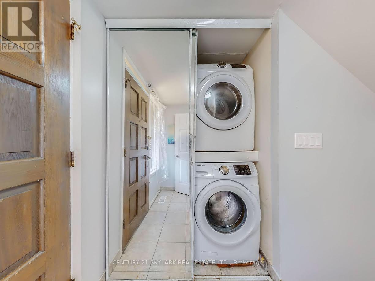 2 Dove Hawk Way, Toronto (Westminster-Branson), Ontario  M2R 3M2 - Photo 33 - C12480413