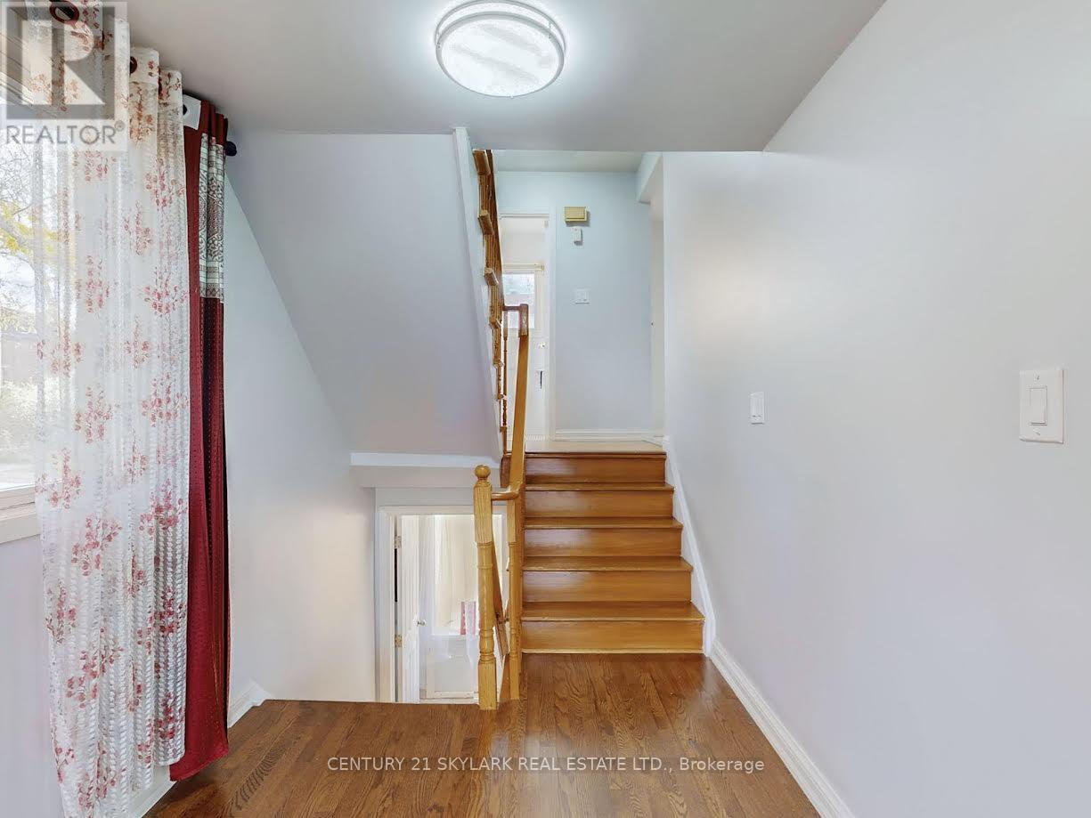 2 Dove Hawk Way, Toronto (Westminster-Branson), Ontario  M2R 3M2 - Photo 7 - C12480413