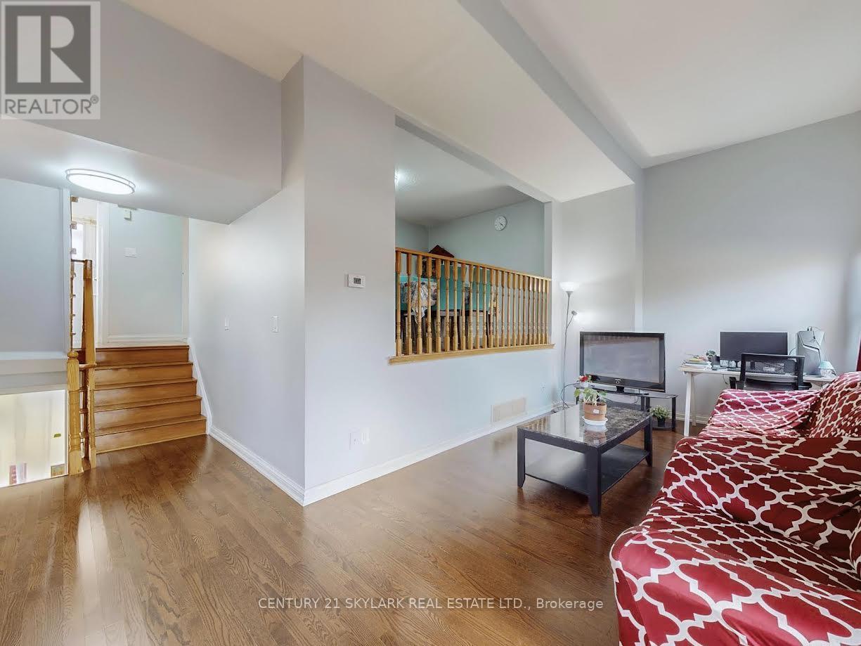 2 Dove Hawk Way, Toronto (Westminster-Branson), Ontario  M2R 3M2 - Photo 8 - C12480413