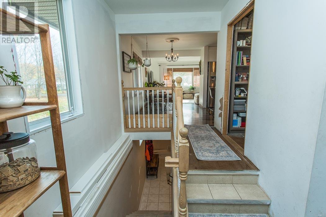 108 Mcqueen Rd, Sault Ste. Marie, Ontario  P6C 6E3 - Photo 4 - SM253073