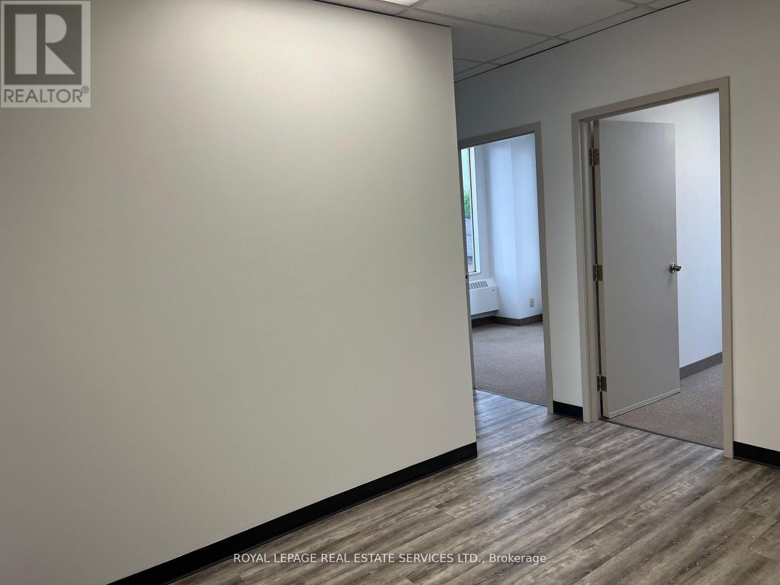 402 - 3335 Yonge Street, Toronto (Lawrence Park North), Ontario  M4N 2M1 - Photo 2 - C12193698