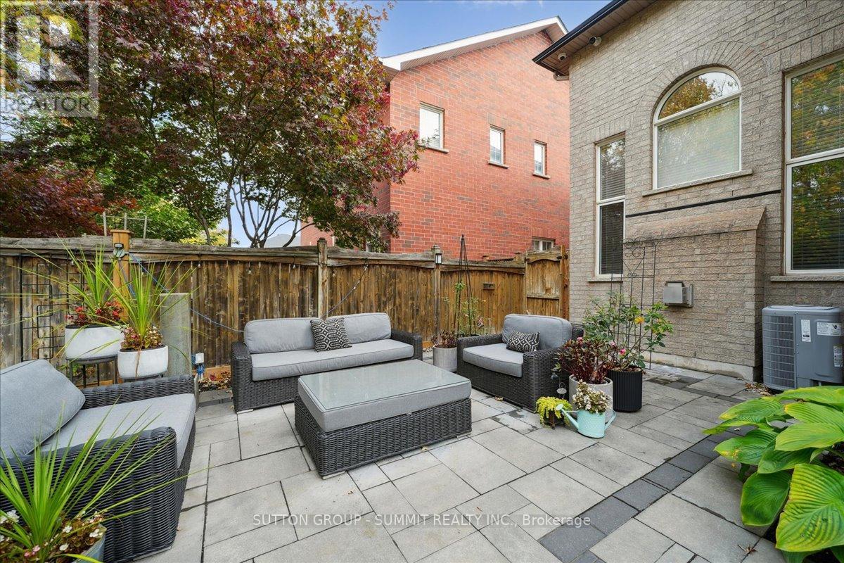 2237 Adirondak Trail, Oakville (Wm Westmount), Ontario  L6M 4W4 - Photo 38 - W12480213