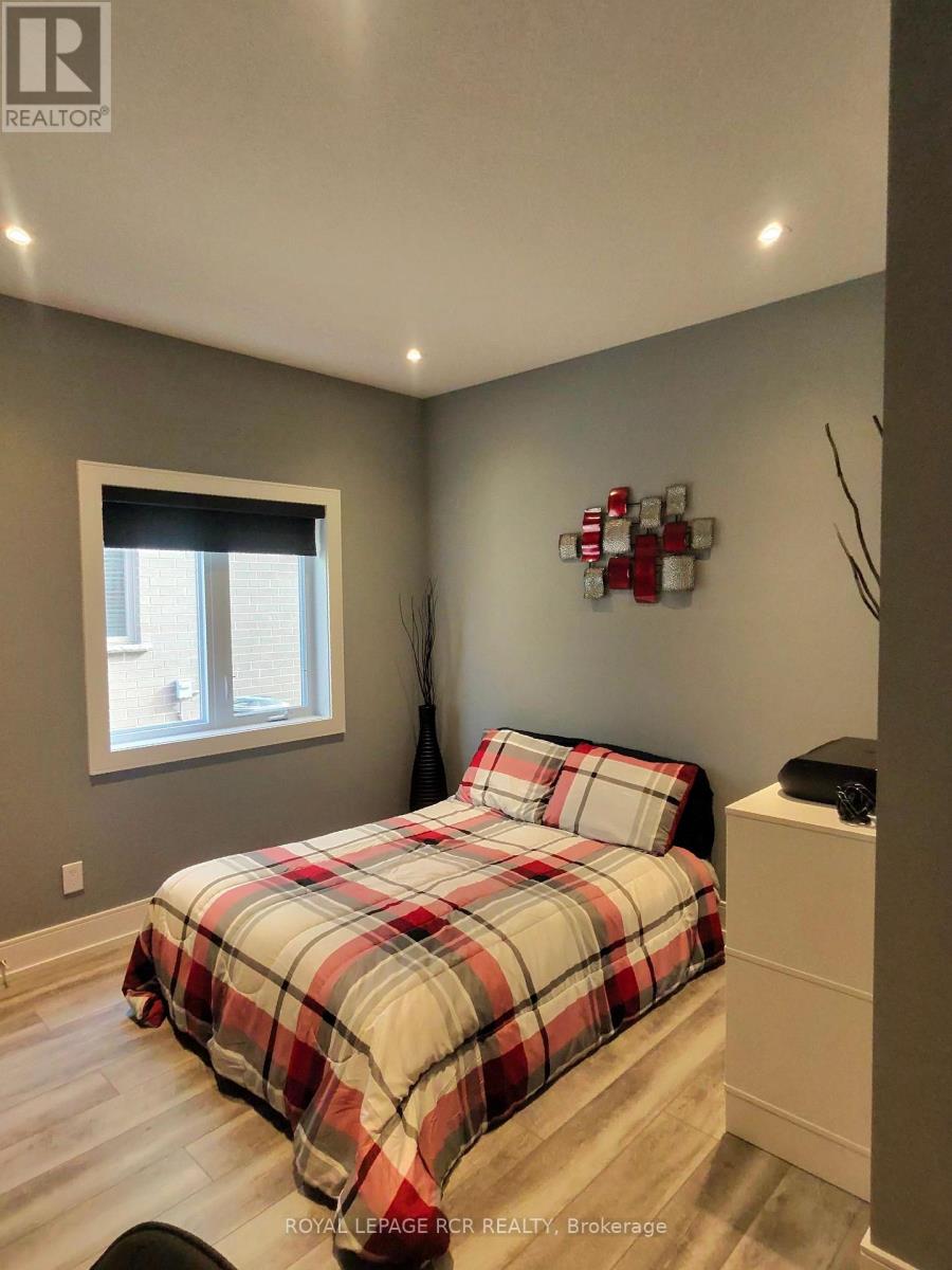 19 Dover Lane, Centre Wellington (Fergus), Ontario  N1M 0E6 - Photo 14 - X12471604