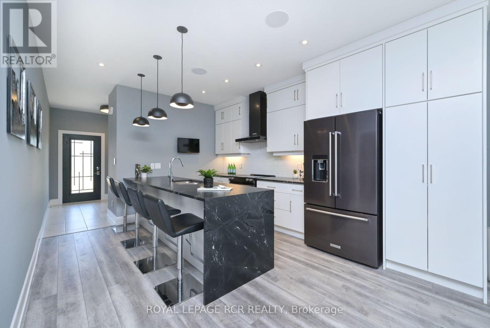 19 Dover Lane, Centre Wellington (Fergus), Ontario  N1M 0E6 - Photo 6 - X12471604