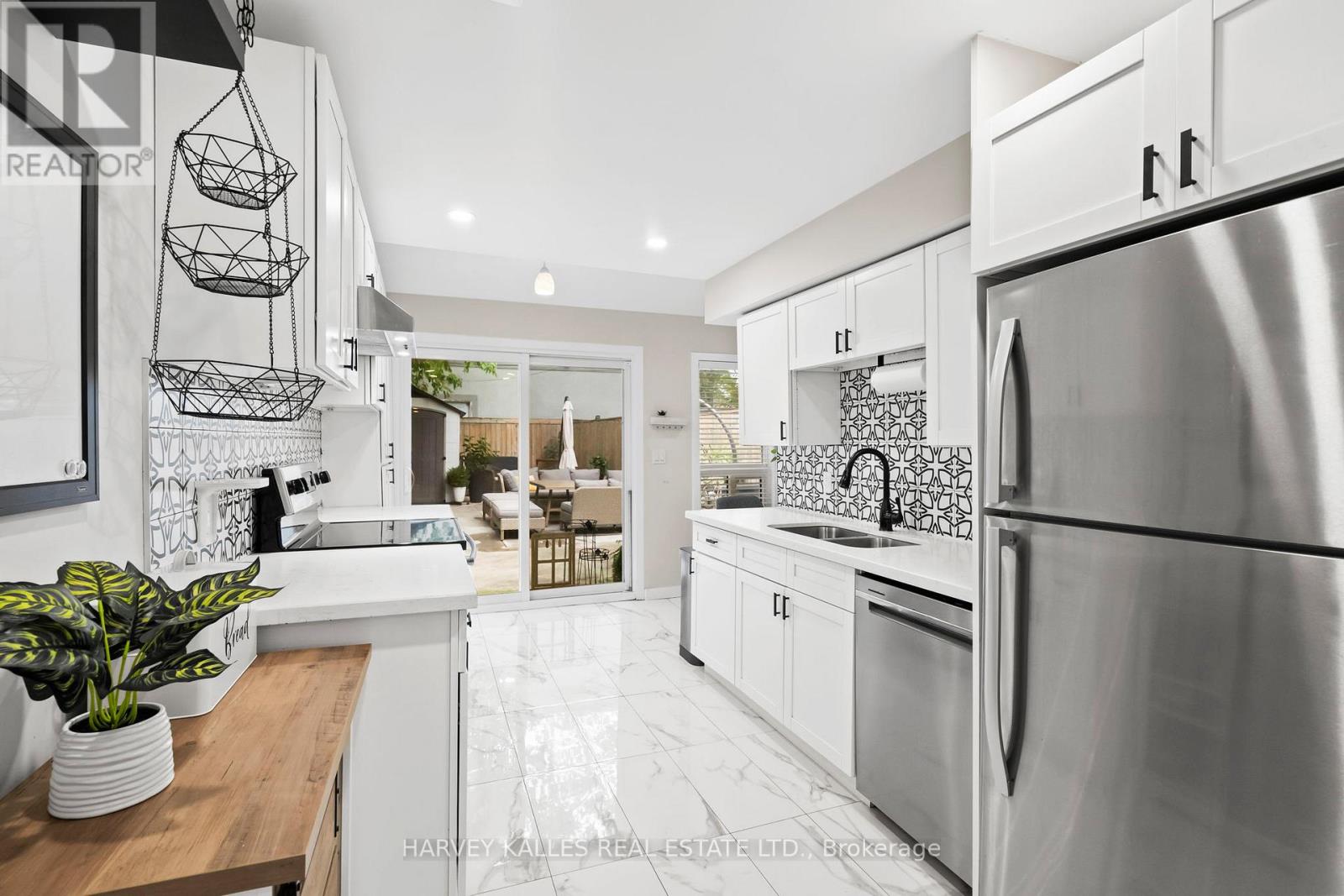 1254 Woodbine Avenue, Toronto (East York), Ontario  M4C 4E6 - Photo 10 - E12480287
