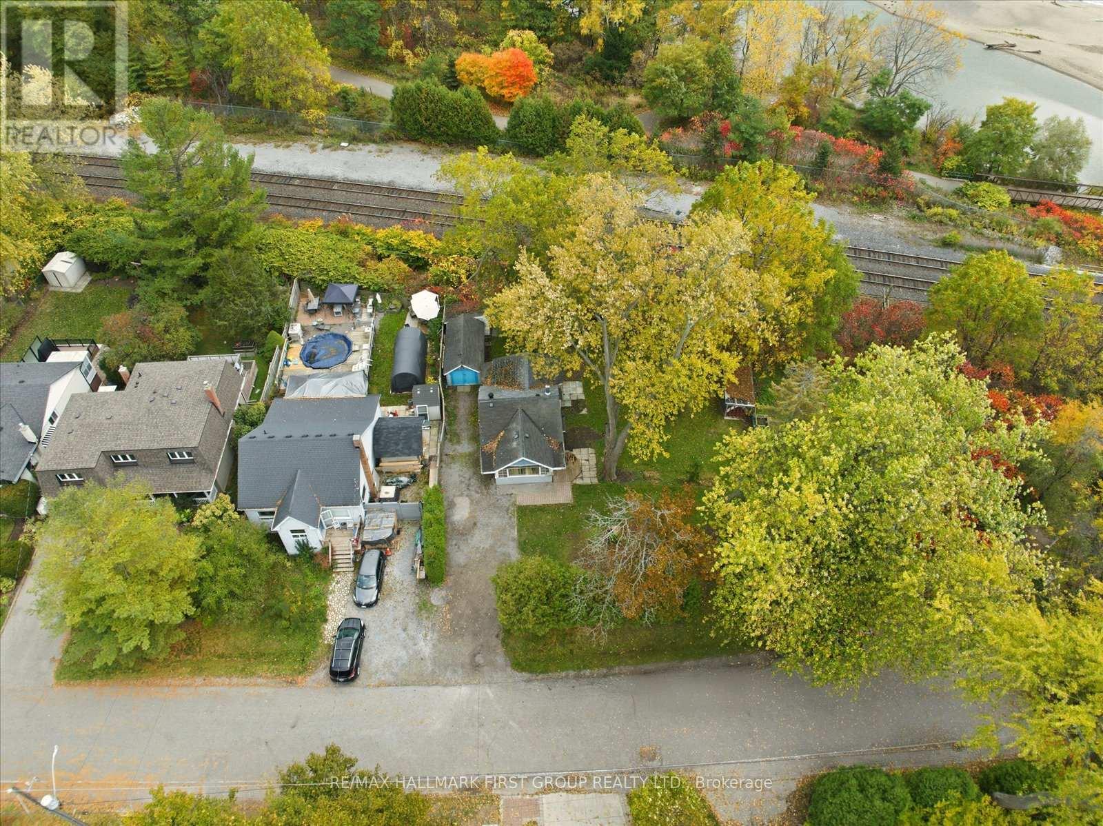 313 Dyson Road, Pickering (Rosebank), Ontario  L1W 2N1 - Photo 20 - E12480356