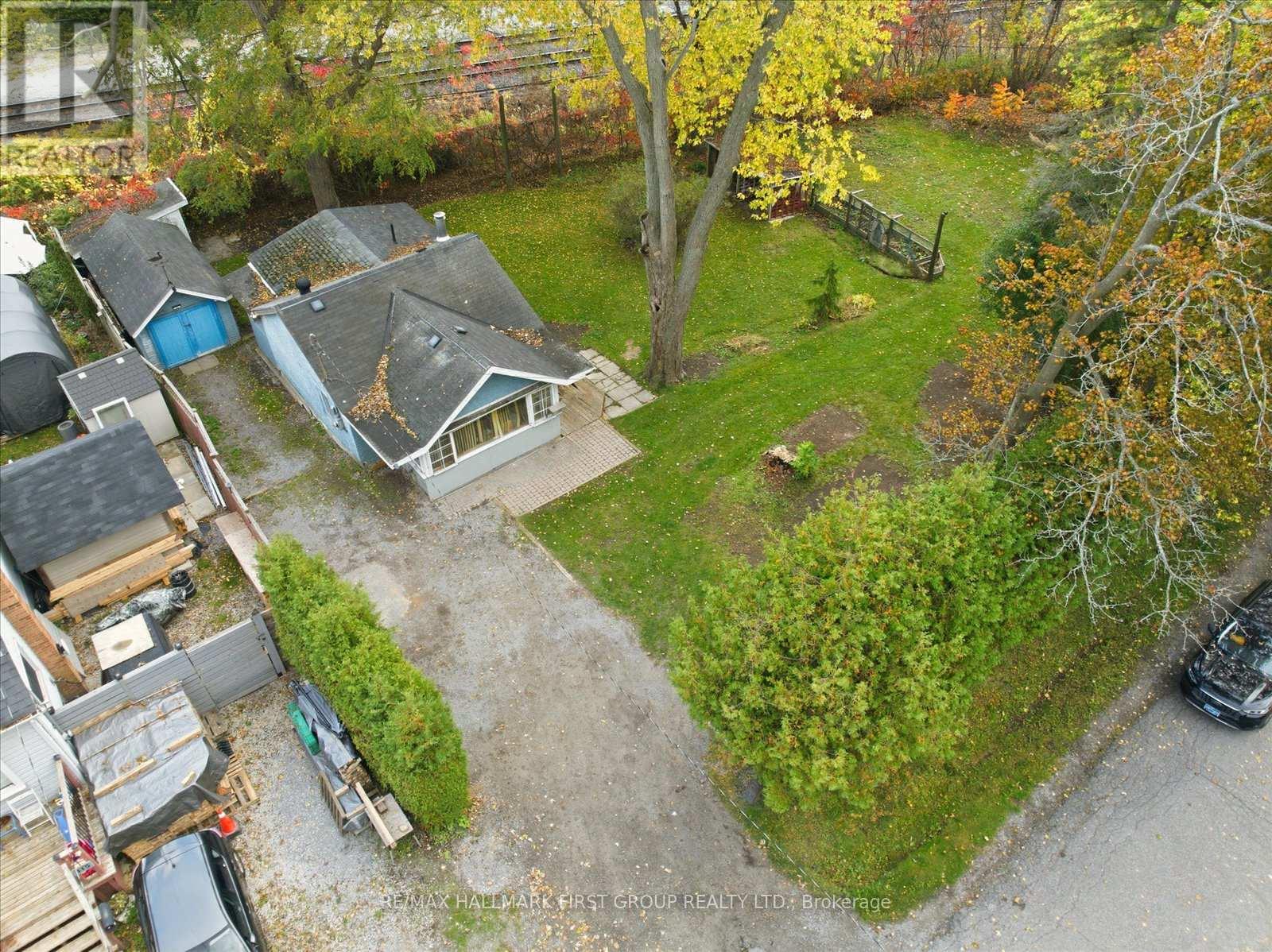 313 Dyson Road, Pickering (Rosebank), Ontario  L1W 2N1 - Photo 3 - E12480356
