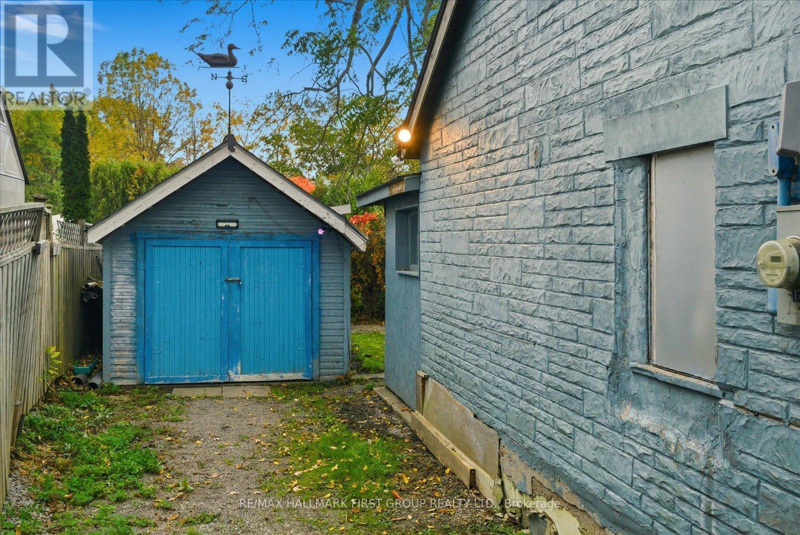 313 Dyson Road, Pickering (Rosebank), Ontario  L1W 2N1 - Photo 9 - E12480356
