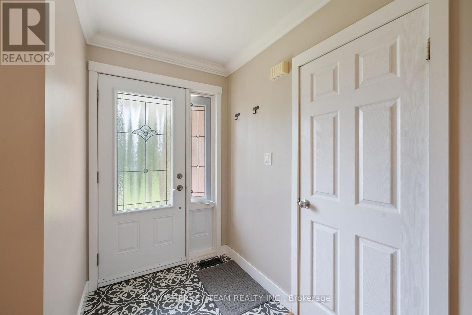 243 Garrard Road, Whitby, Ontario  L1N 3K9 - Photo 6 - E12480378