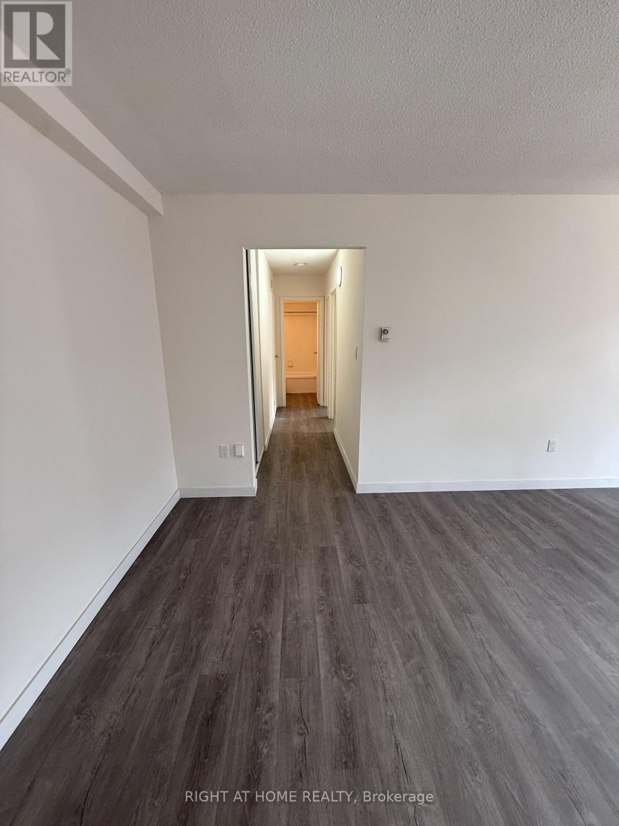 207 - 555 Oxford Street, Oshawa (Vanier), Ontario  L1J 3V5 - Photo 2 - E12480382