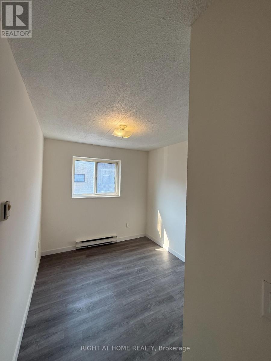 207 - 555 Oxford Street, Oshawa (Vanier), Ontario  L1J 3V5 - Photo 7 - E12480382