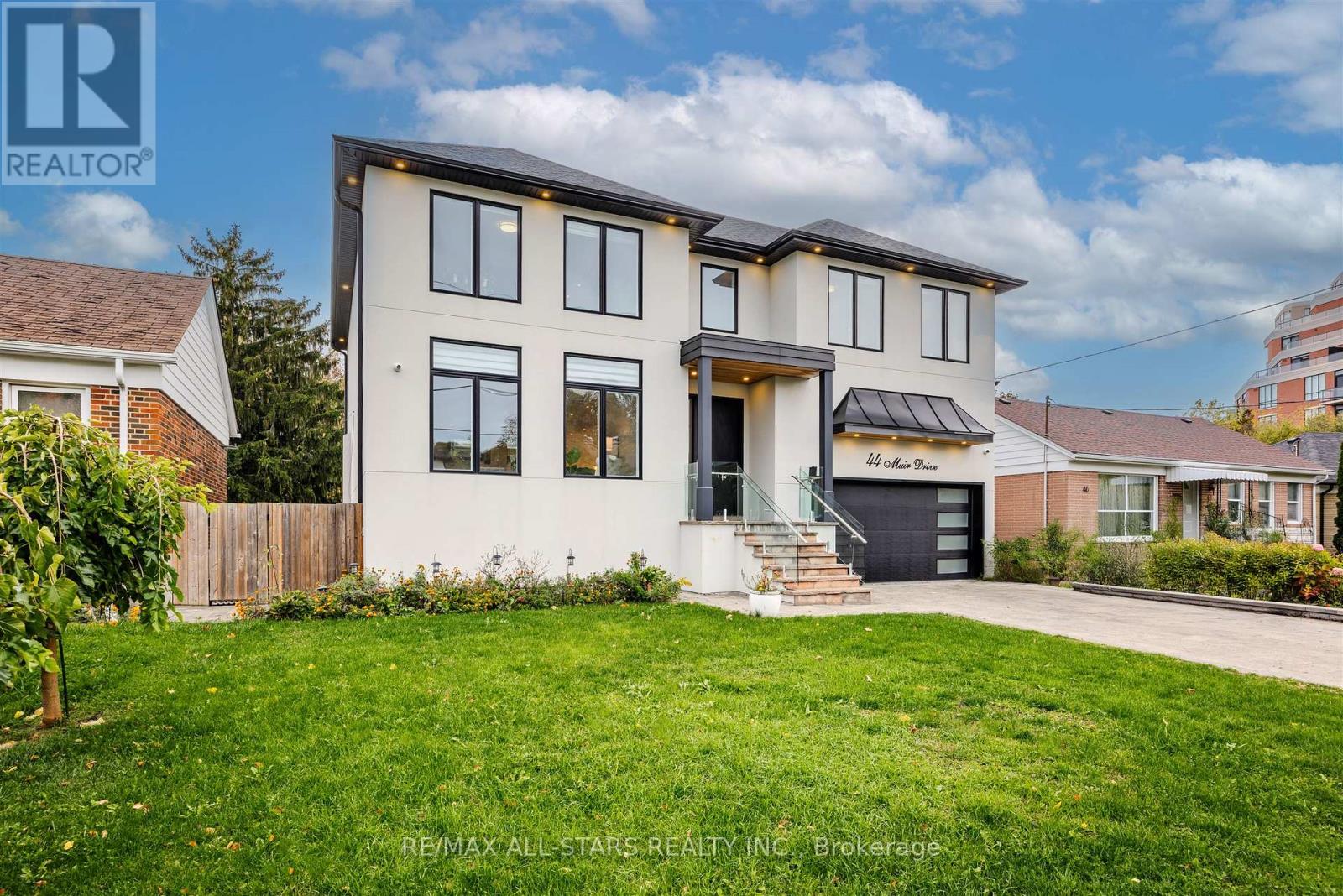 44 Muir Drive, Toronto (Scarborough Village), Ontario  M1M 3B4 - Photo 3 - E12480389