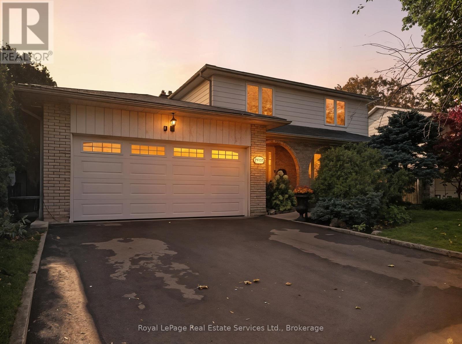 2480 Waterford Street, Oakville, Ontario  L6L 5E6 - Photo 2 - W12480423