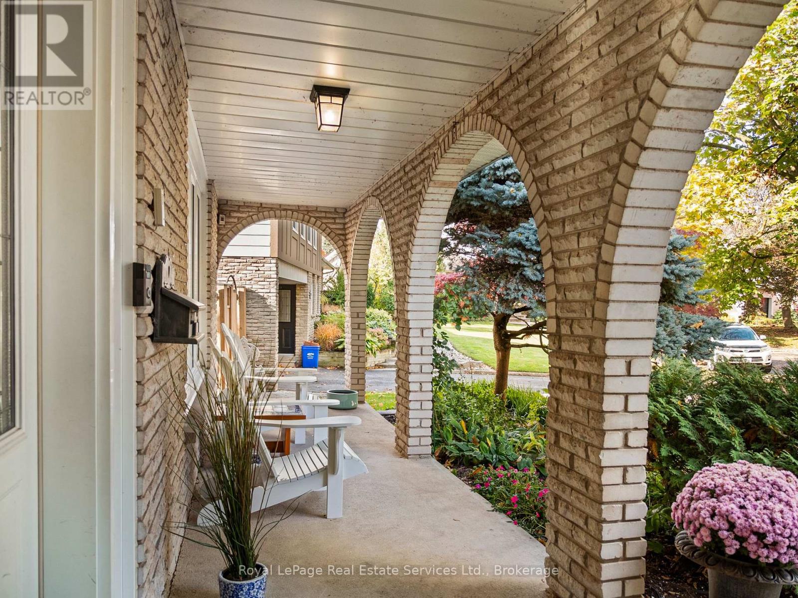 2480 Waterford Street, Oakville, Ontario  L6L 5E6 - Photo 5 - W12480423