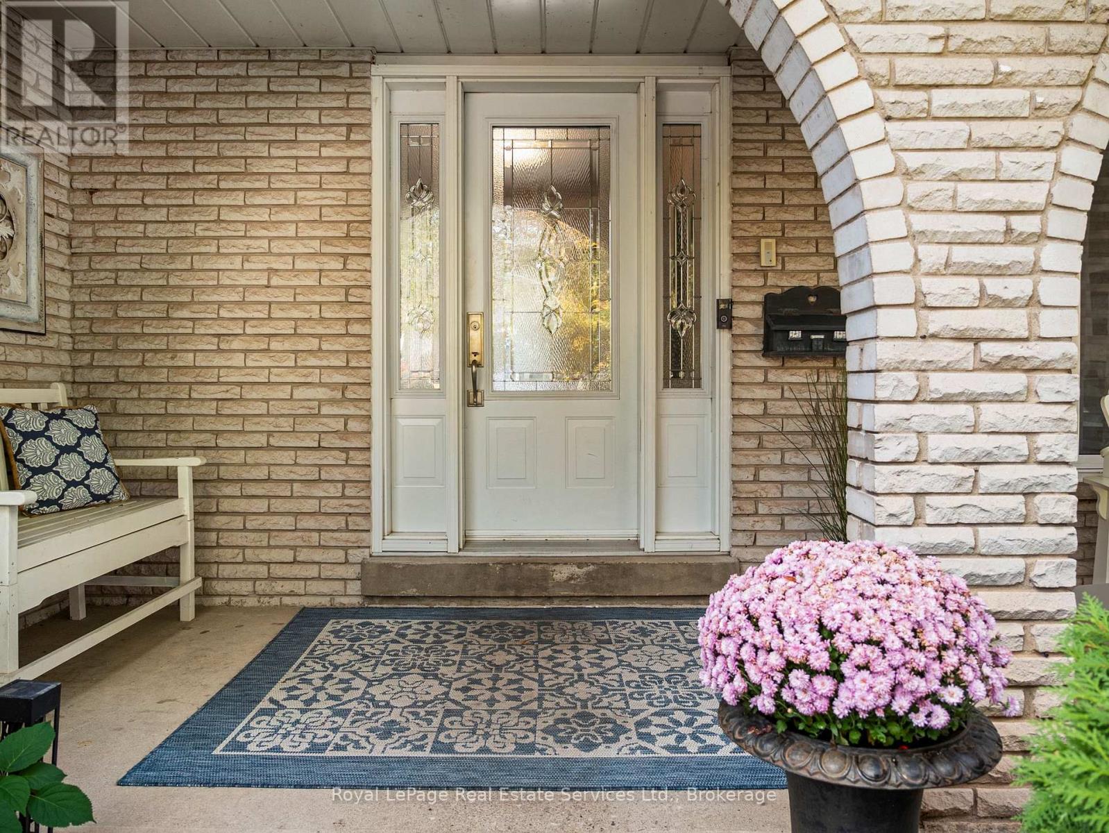 2480 Waterford Street, Oakville, Ontario  L6L 5E6 - Photo 6 - W12480423