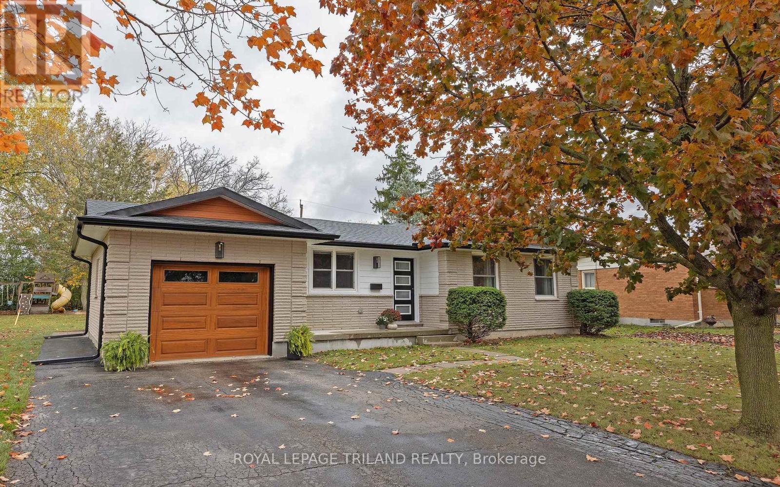 10117 Lynhurst Park Drive, Southwold, Ontario  N5P 2E5 - Photo 2 - X12480455