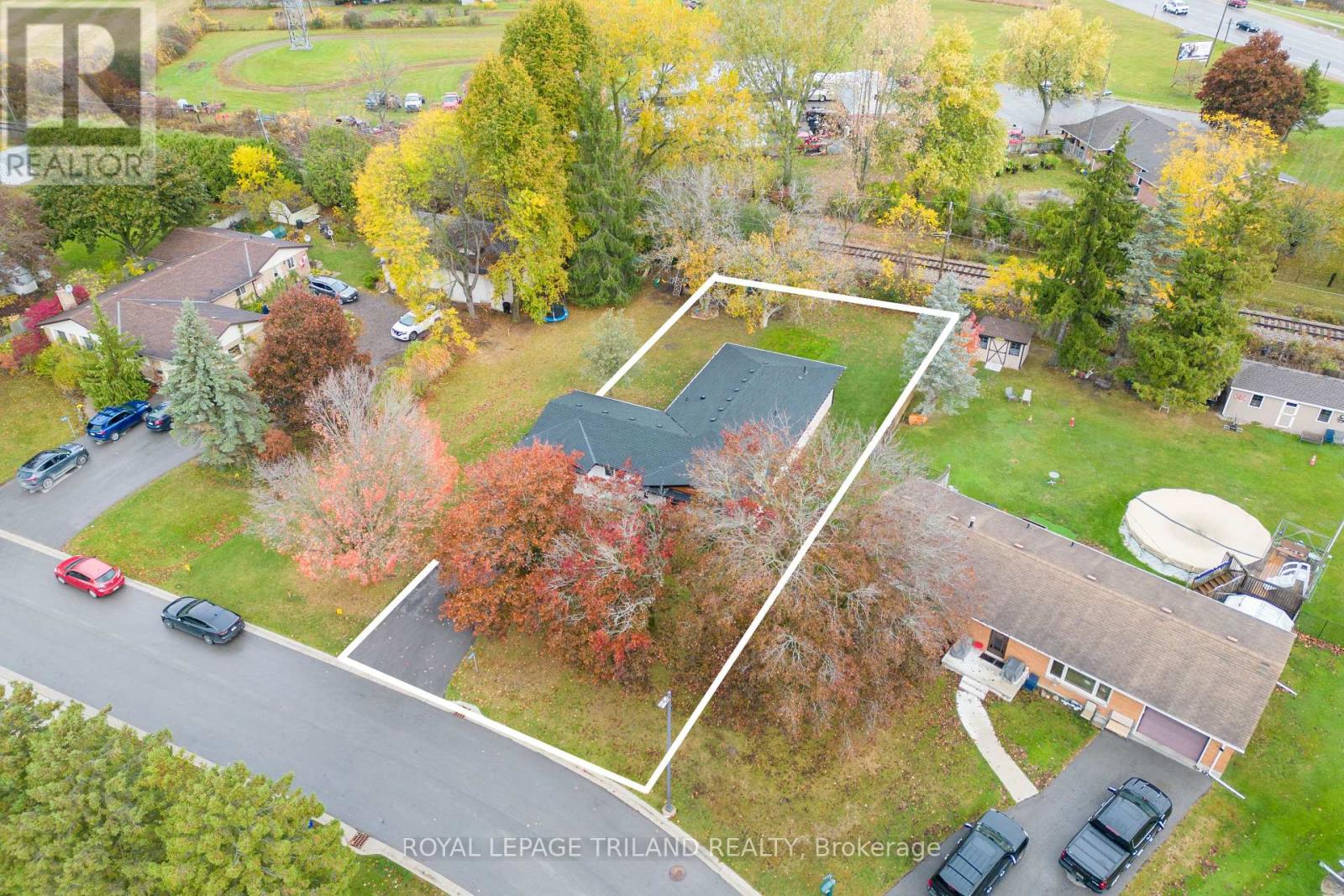 10117 Lynhurst Park Drive, Southwold, Ontario  N5P 2E5 - Photo 46 - X12480455