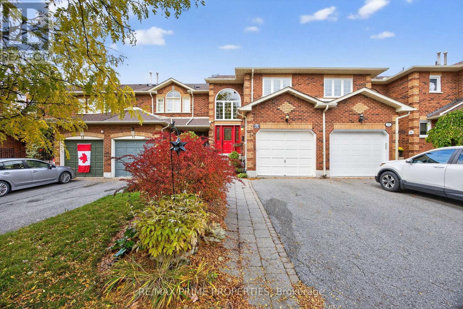 15 Opal Court, Whitchurch-Stouffville (Stouffville), Ontario  L4A 8C2 - Photo 3 - N12480265