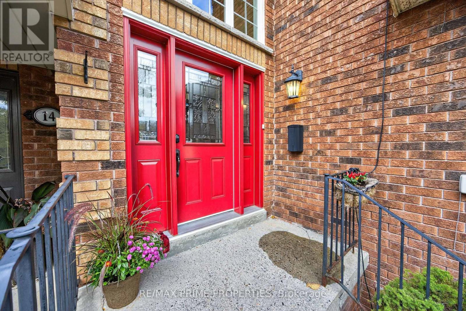 15 Opal Court, Whitchurch-Stouffville (Stouffville), Ontario  L4A 8C2 - Photo 4 - N12480265