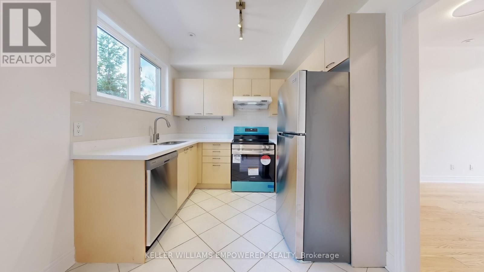 Th 3 - 68 Suncrest Boulevard, Markham, Ontario  L3T 7Y1 - Photo 11 - N12480308