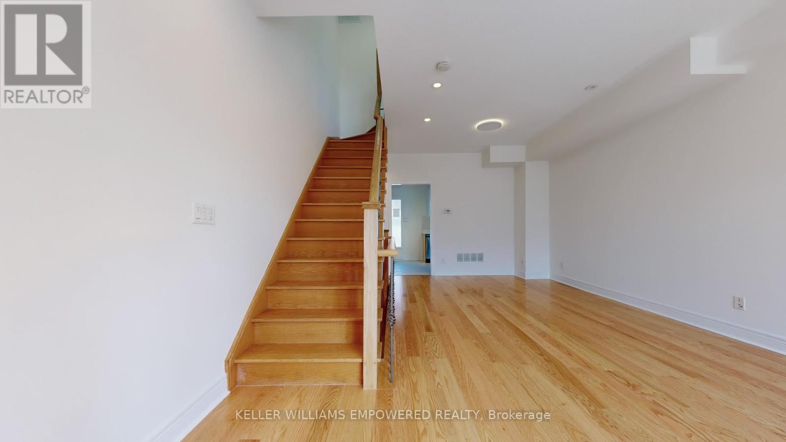 Th 3 - 68 Suncrest Boulevard, Markham, Ontario  L3T 7Y1 - Photo 6 - N12480308