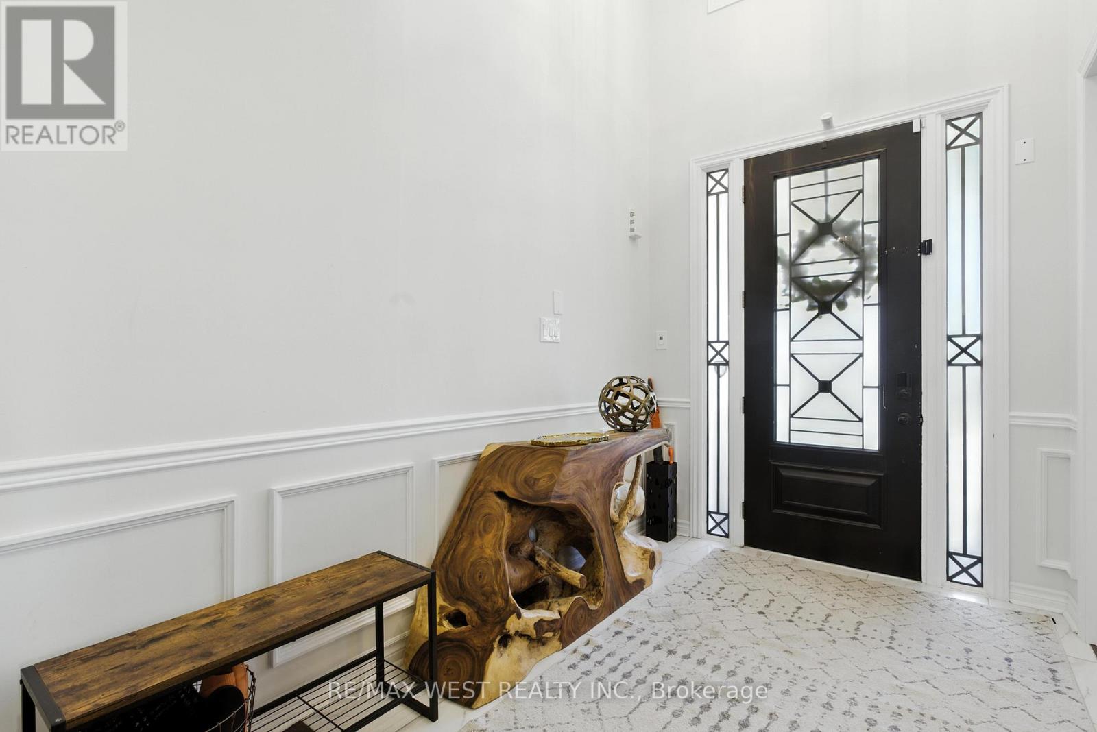 15 Dunn Court, Essa, Ontario  L0M 1B5 - Photo 9 - N12480323