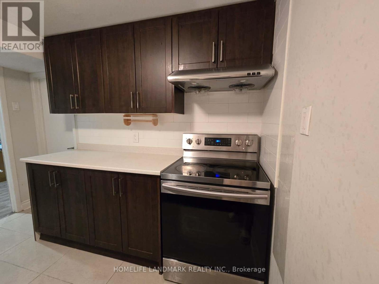 81 Captain Francis Drive, Markham, Ontario  L3R 9E5 - Photo 6 - N12480386