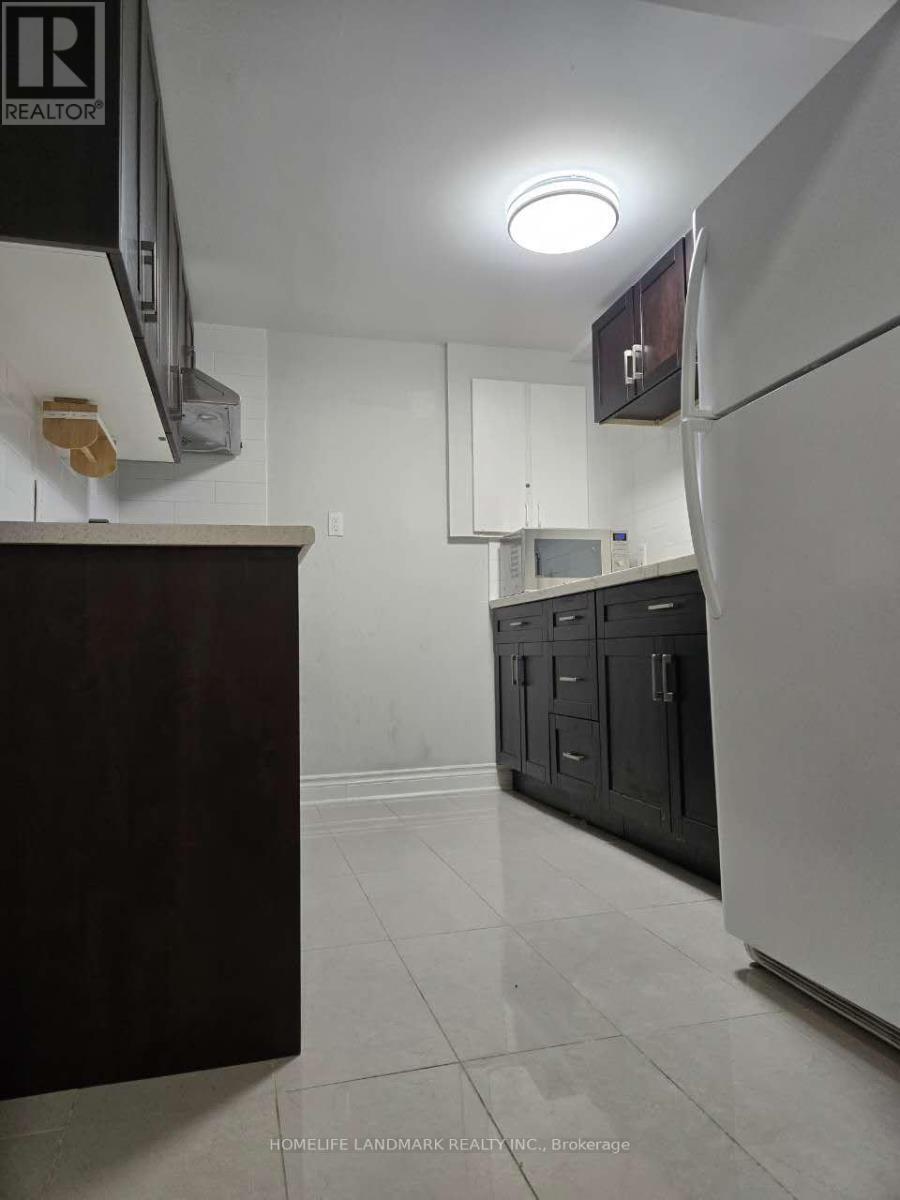 81 Captain Francis Drive, Markham, Ontario  L3R 9E5 - Photo 7 - N12480386
