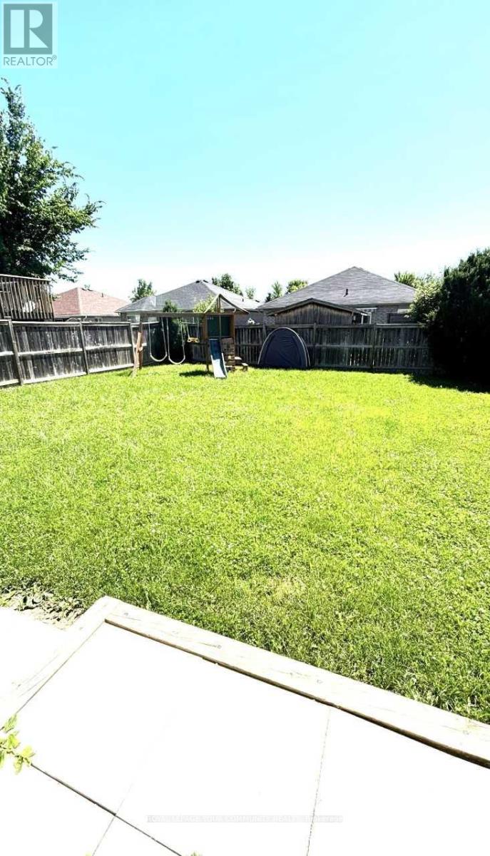 72 Ambler Bay, Barrie (Georgian Drive), Ontario  L4M 7A6 - Photo 10 - S12480282