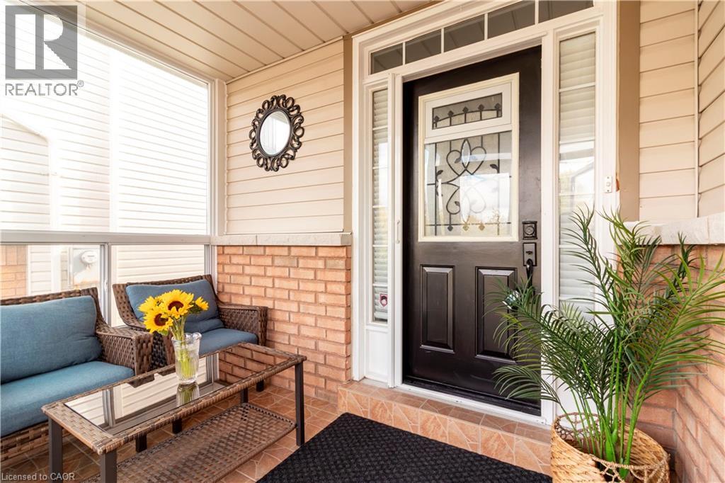 1317 Roper Drive, Milton, Ontario  L9T 6E5 - Photo 6 - 40780157