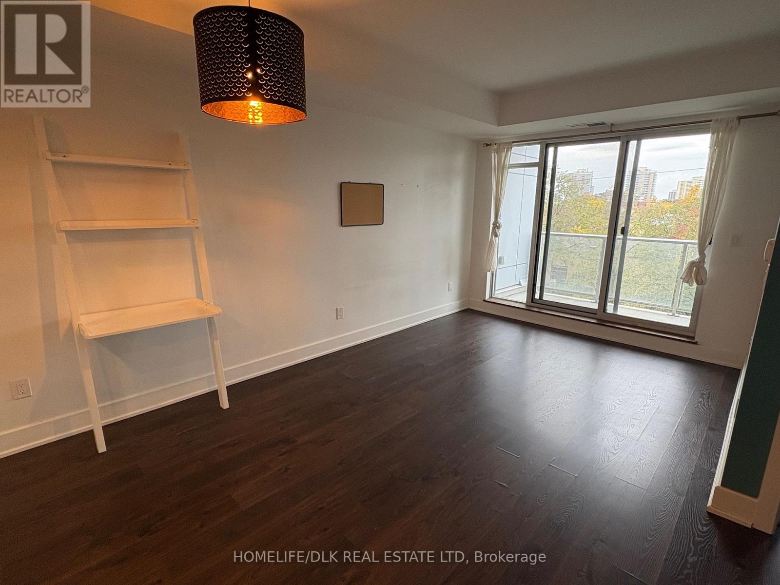 305 - 7 Marquette Street, Ottawa, Ontario  K1L 8A7 - Photo 12 - X12480454