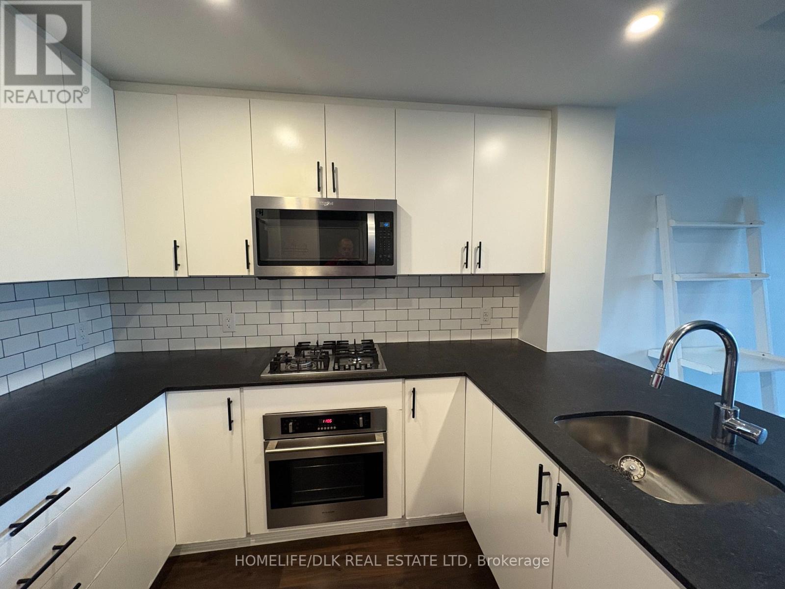 305 - 7 Marquette Street, Ottawa, Ontario  K1L 8A7 - Photo 6 - X12480454