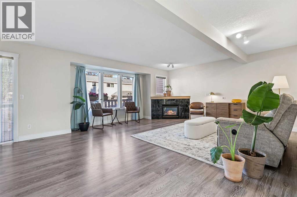 392 Killarney Glen Court Sw, Calgary, Alberta  T3E 7H4 - Photo 4 - A2259170