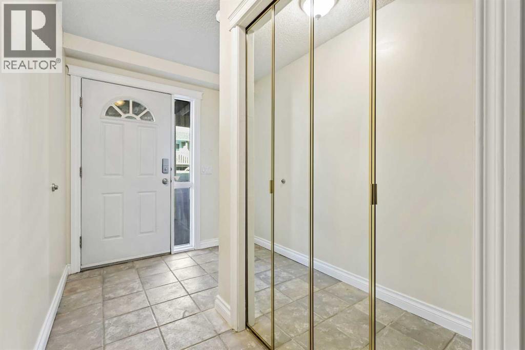 392 Killarney Glen Court Sw, Calgary, Alberta  T3E 7H4 - Photo 3 - A2259170