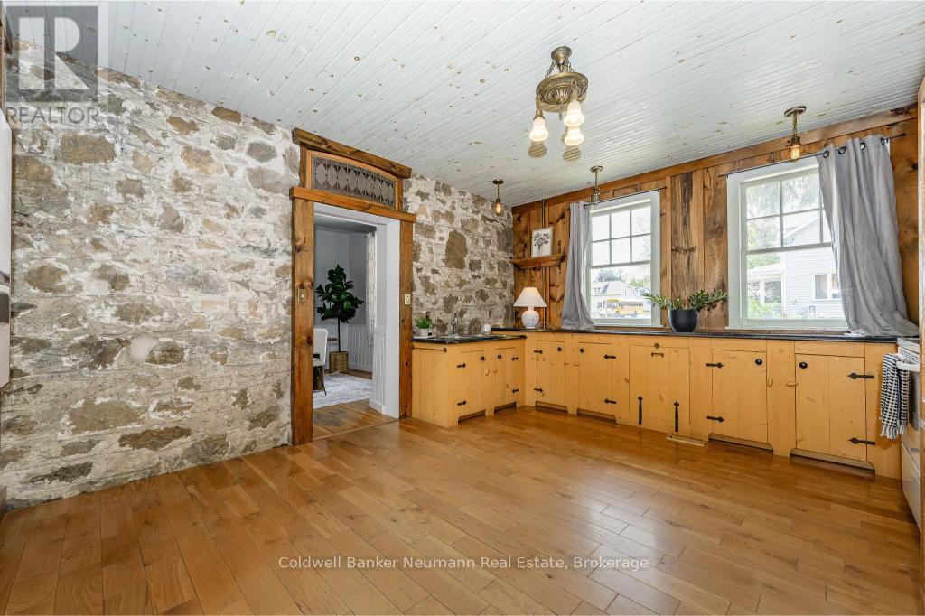 52 Brock Road S, Puslinch, Ontario  N0B 2J0 - Photo 10 - X12480421