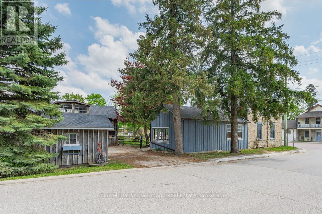 52 Brock Road S, Puslinch, Ontario  N0B 2J0 - Photo 3 - X12480421