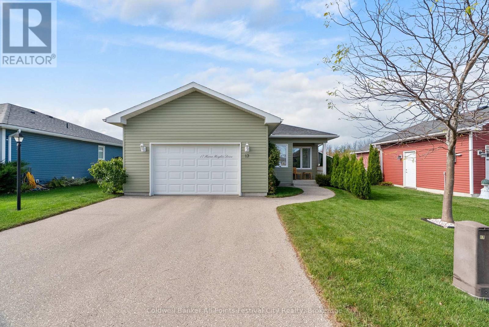 17 HURON HEIGHTS DRIVE, ashfield-colborne-wawanosh (colborne), Ontario
