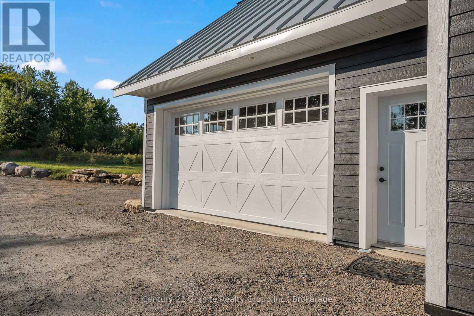 2194 Unicorn Road, Dysart Et Al, Ontario  K0M 1S0 - Photo 6 - X12480478