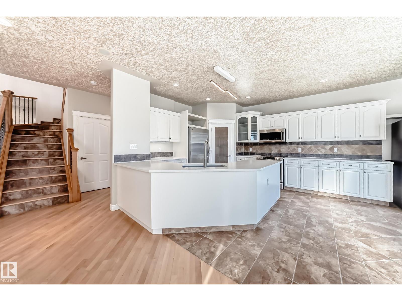 17823 111 St Nw, Edmonton, Alberta  T5X 6J3 - Photo 6 - E4463353